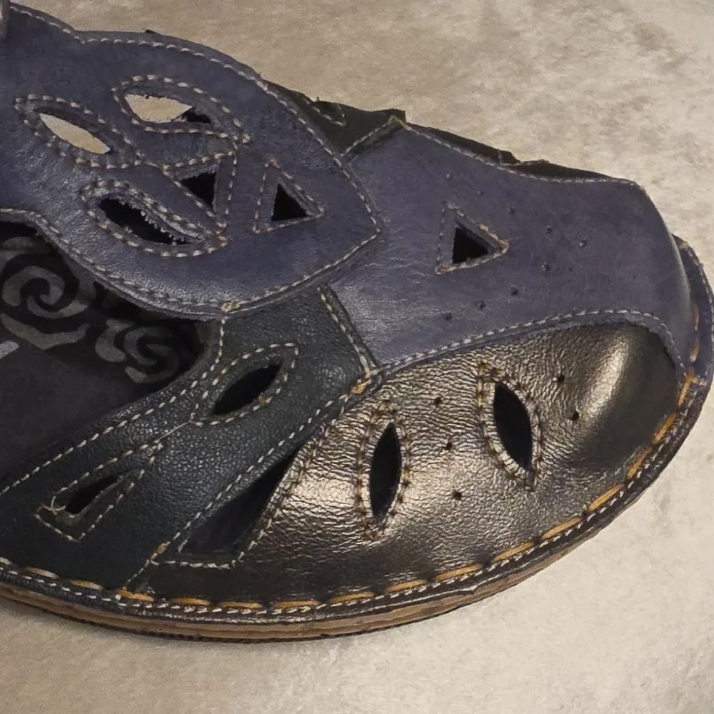 Propet Dark Blue and Silver Leather Sandals NWOT - Picture 15 of 15